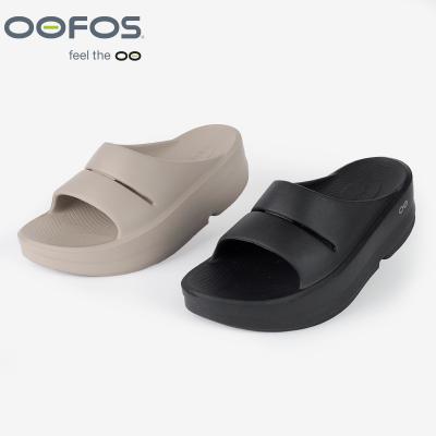 【新品・未使用】OOFOS OOMEGA　26センチ OOFOS サンダル 「EXCLUSIVE」OOFOS / OOmega（26cm-28cm