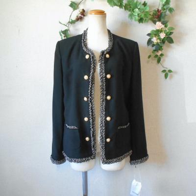 美品⭐︎INGEBORG インゲボルグ黒のノーカラージャケット INGEBORG 未使用 インゲボルグ 秋 冬 春 リボン 付 ノーカラー