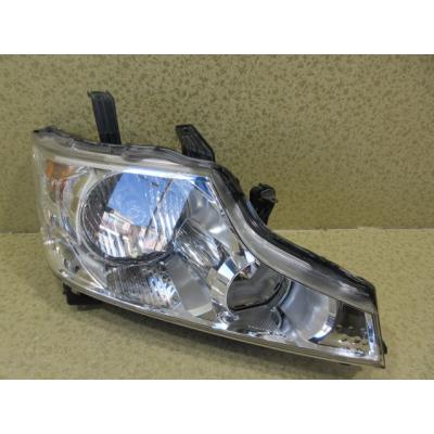 ステップワゴン 中古（車 ライト、レンズ）（ライト取り付け位置