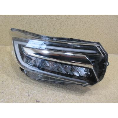 ステップワゴン 中古（車 ライト、レンズ）（ライト取り付け位置