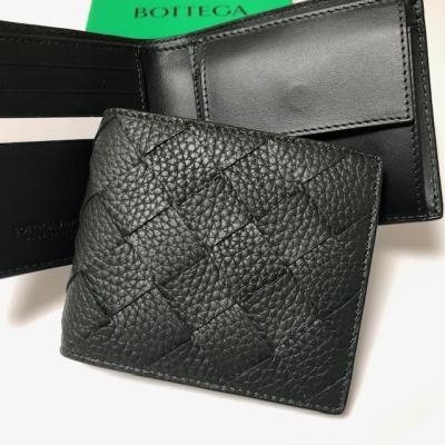 美品!即発送。 ボッテガヴェネタ(グリーン×ブラック) 　二つ折り財布 美品!即発送。 ボッテガヴェネタ(グリーン×ブラック) 二つ折り財布