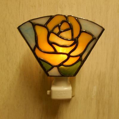 ステンドグラス ランプ 薔薇（フットライト、足元灯）｜照明、電球