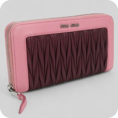 美品 miumiu お財布 miu miu（ミュウミュウ） 二つ折り財布 MATELASSE マテラッセ 5ML002