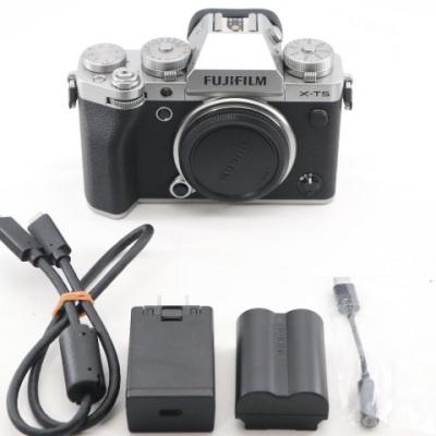 富士フイルム(FUJIFILM) ミラーレス一眼カメラ X-T5ボディ 富士フイルム(FUJIFILM) ミラーレス一眼カメラ X-T5ボディ