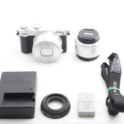 Nikon1 J5シルバー ダブルレンズキット ニコン Nikon 1 J5 ダブルズームレンズキット [シルバー] 価格比較