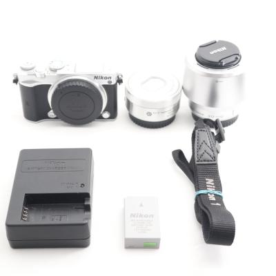 【セット販売】ニコン Nikon1 J5 ダブルレンズキット ＋ ボディーケース nikon1 j5（ニコン／ミラーレス一眼カメラ）（付属レンズ：レンズ
