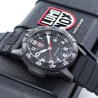 ルミノックス メンズ 腕時計 レザーバック シータートル ジャイアント ブラック ラバー 0321