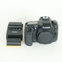 [良品 | バッテリー2個付] Canon EOS 80D | Canon EF-Sマウント | ONESCENE Yahoo!店