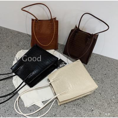 OT1004_BALLYBALLY クロコ型押し レザー トート茶バッグ Bally バリー BALLY トートバッグ ハンドバッグ レザー クロコ型
