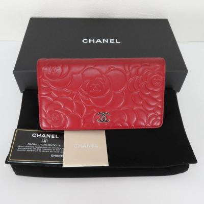 CHANEL 二つ折り財布 赤 CHANEL レザー 二つ折り財布 レッド - メルカリ