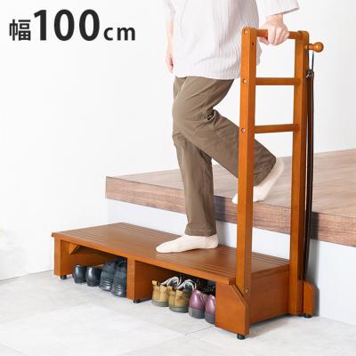 【超美品】ステップUPチェアー　玄関解消リフト 玄関昇降機