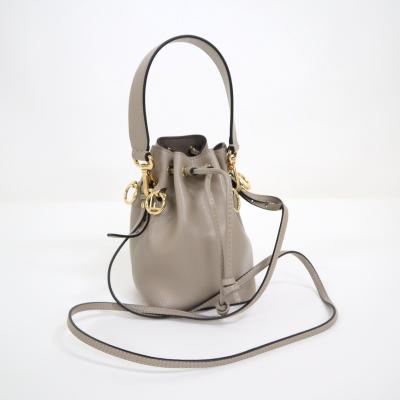 FENDI バッグ 巾着(ファッション)の商品一覧 通販 - Yahoo FENDI バッグ 巾着(ファッション)の商品一覧 通販 - Yahoo