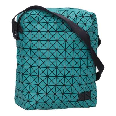 イッセイミヤケ バッグ バオバオ（ISSEY MIYAKE）（色：グリーン系）の
