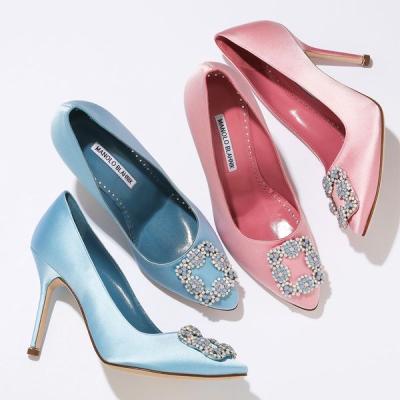 ポインテッドトゥパンプス ビジュー(MANOLO BLAHNIK)の商品 ポインテッドトゥパンプス ビジュー(MANOLO BLAHNIK)の商品