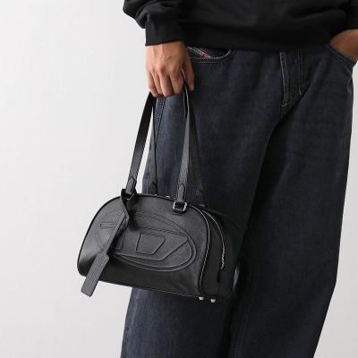 DIESEL メンズショルダーバッグ（柄：ロゴ）｜バッグ｜ファッション