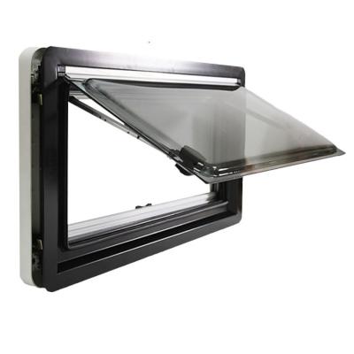 キャンピングカー用窓2枚、ハッチ2枚、小窓2枚