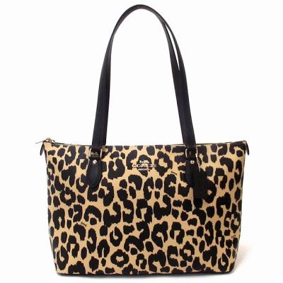 COACH ヒョウ柄ショルダーバッグ コーチ レオパード柄 アニマル