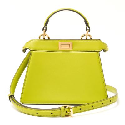 セール❗️FENDI フェンディ ピーカブー ミニ　ハンドバッグ　ライトグリーン 1240001023240_1.jpg