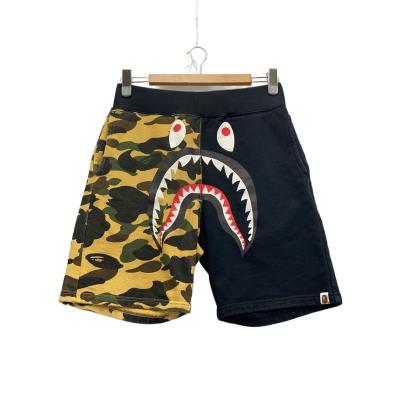 A BATHING APE メンズショート、ハーフパンツ（柄：迷彩）｜ボトムス