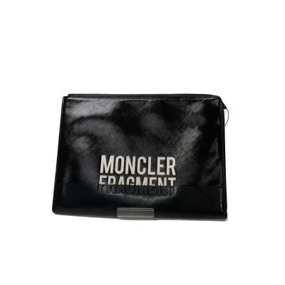 MONCLER クラッチバッグの商品一覧 通販 - Yahoo!ショッピング