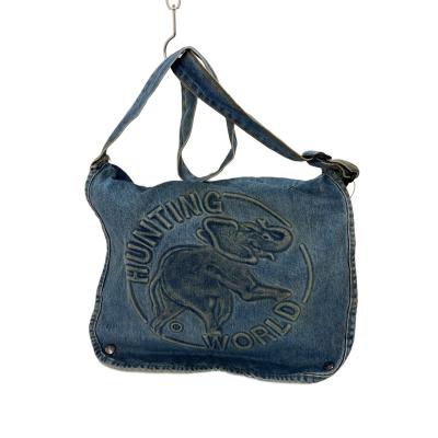 極美品　ハンティングワールド　メンズ　ショルダーバッグ　デニム　USA 大容量 極美品 ハンティングワールド メンズ ショルダーバッグ デニム