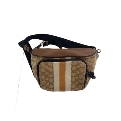 COACH ボディバッグ トンプソン シグネチャー ジャガード ヴァーシティ