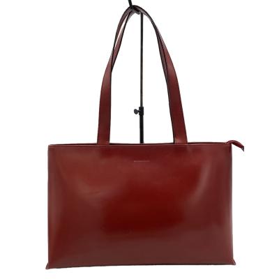 BURBERRY レディーストートバッグ（色：レッド系）｜バッグ