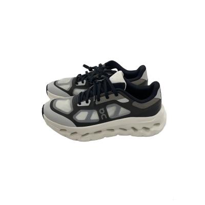 on スニーカー cloudtilt（On／メンズファッション） | ファッション
