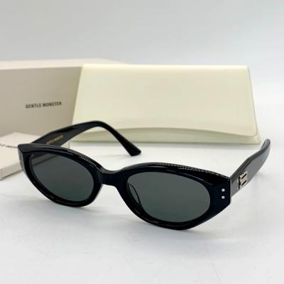 極美品 ジェントルモンスター サングラス MOLTA 黒 53□20 ケース付 極美品 ジェントルモンスター サングラス MOLTA 黒 53□20