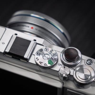 【ジャンク品】オリンパス　OM-3Ti　シューカバー、本革ストラップ、説明書付き Amazon | オリンパス OM-3用 ハンドルレザーケース カメラバッグ