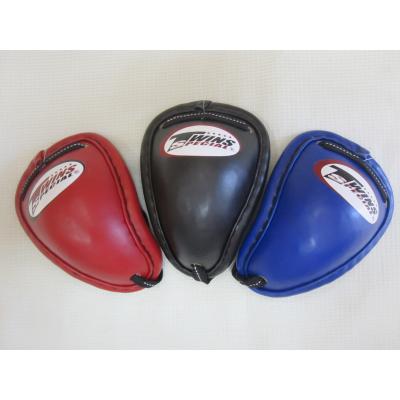 東京ムエタイボクシングショップ - TWINSファールカップ鉄製、他