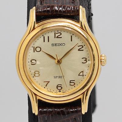 稼働品 SEIKO クオーツ 腕時計　防水　1F21-5A60　ゴールド 稼働品 SEIKO クオーツ 腕時計 防水 1F21-5A60 ゴールド Yahoo