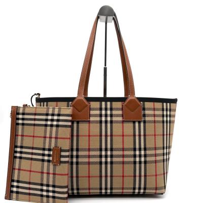 BURBERRY レディーストートバッグ（色：ベージュ系）｜バッグ