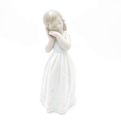 新品未使用　LLADRO リヤドロ　我が家のプリンセス リヤドロ 我が家のプリンセス フィギュア 人形 女性 女の子