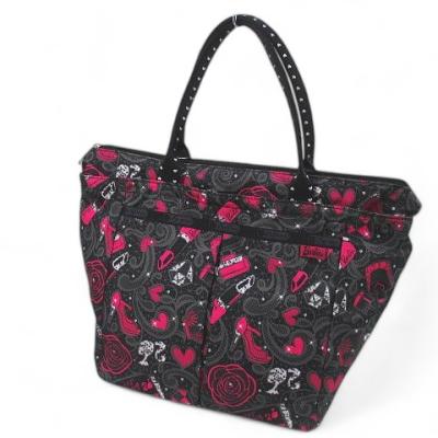 ほぼ未使用品 LeSportsac×Barbie ナイロン ショルダーバッグ 黒 ほぼ未使用品 LeSportsac×Barbie ナイロン ショルダーバッグ 黒