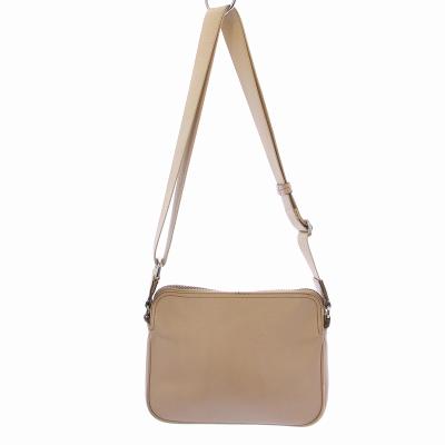 レア BREE オールレザー ボストンバッグ 2way 本革 ショルダーバッグ florist ボストンバッグ 2WAY レザータッチスタッズデコ