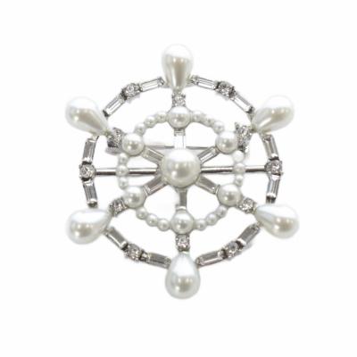 美品 フォクシー FOXEY 44317 Marei 舵輪 ブローチ パール FOXEY（フォクシー） FOXEY Marei 舵輪 ブローチ パール シルバー色 白