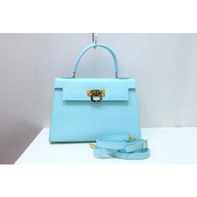 だ*ん様 値下げ！【美品】CARBOTTI カルボッティハンドバッグ　水色 CARBOTTI（カルボッティ） 【並行輸入品】カルボッティ グレタ