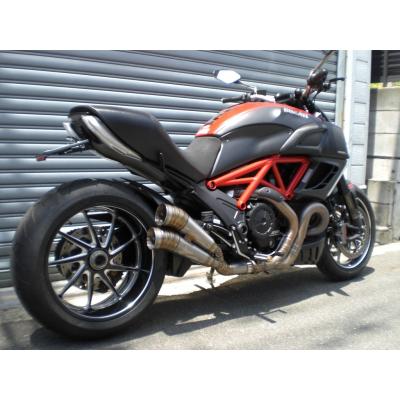 Competition Werkes Ducati Diavel マフラー スーパーバイク選手権にも使用 COMPETITION WERKES マフラー｜AxxL