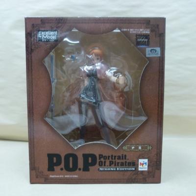 ワンピースフィギュア　ストロングワールド　劇場版ヒロインフィギュア　ロビン　ナミ ワンピース 組立式DX劇場版ヒロインフィギュア ～Strong World