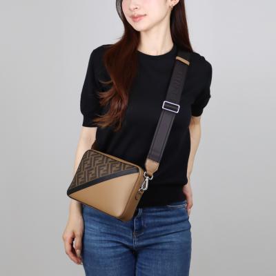 FENDI カメラバッグ ショルダーバッグ カメラバッグ FENDI(フェンディ) バッグ・カバン(レディース