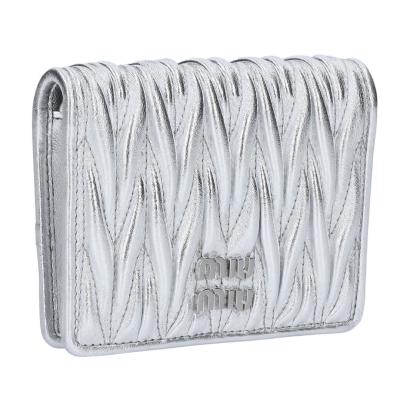miu miu レディース二つ折り財布（色：シルバー系）｜財布