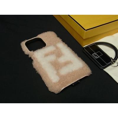 FENDI　フェンディ　ボア　モコモコ　スマホケース　iPhonePro13 美品 FENDI フェンディ iPhoneケース 13pro ボア もこもこ 【公式通販】