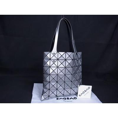 ISSEY MIYAKE BAO BAO ハンドバッグ シルバー系 イッセイミヤケバオバオ シルバー（ファッション）のおすすめ