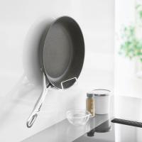 山崎実業　マグネットフライパンホルダー タワー ホワイト 4903208104050　【品番：10405】 | 生活雑貨 yutorito
