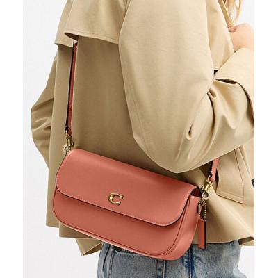 COACH レディースショルダーバッグ（色：ピンク系）｜バッグ
