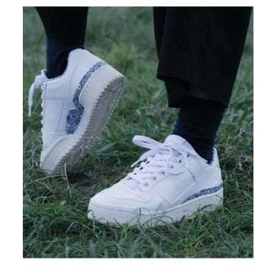 adidas レディーススニーカー(柄:花柄、フラワー)の商品一覧 adidas レディーススニーカー(柄:花柄、フラワー)の商品一覧