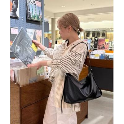 イアパピヨネ　ボディバッグ　ベージュ　即日発送 人気完売品！イアパピヨネ レザーフラップジップショルダー