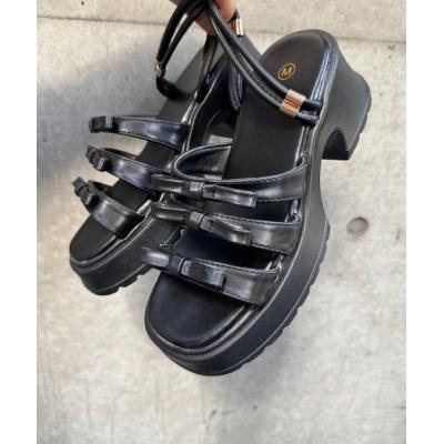 シルバーサンダル（Shoes in Closet／レディースシューズ