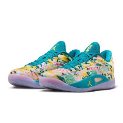 NIKE バッシュ、バスケットボールシューズ（色：マルチカラー